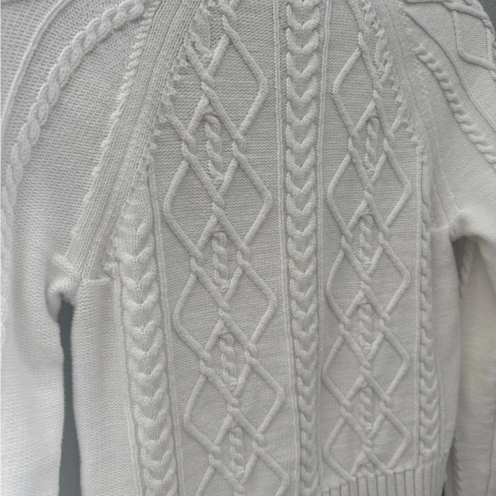 Classic Gap White Cable Knit Sweater - Picture 9 of 10